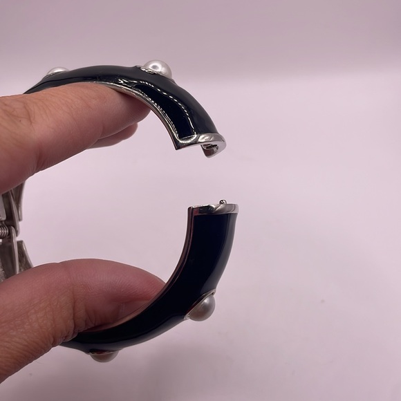 Cookie Lee Black Faux Pearl Large Cuff Bangle Statement Bracelet - Picture 3 of 4